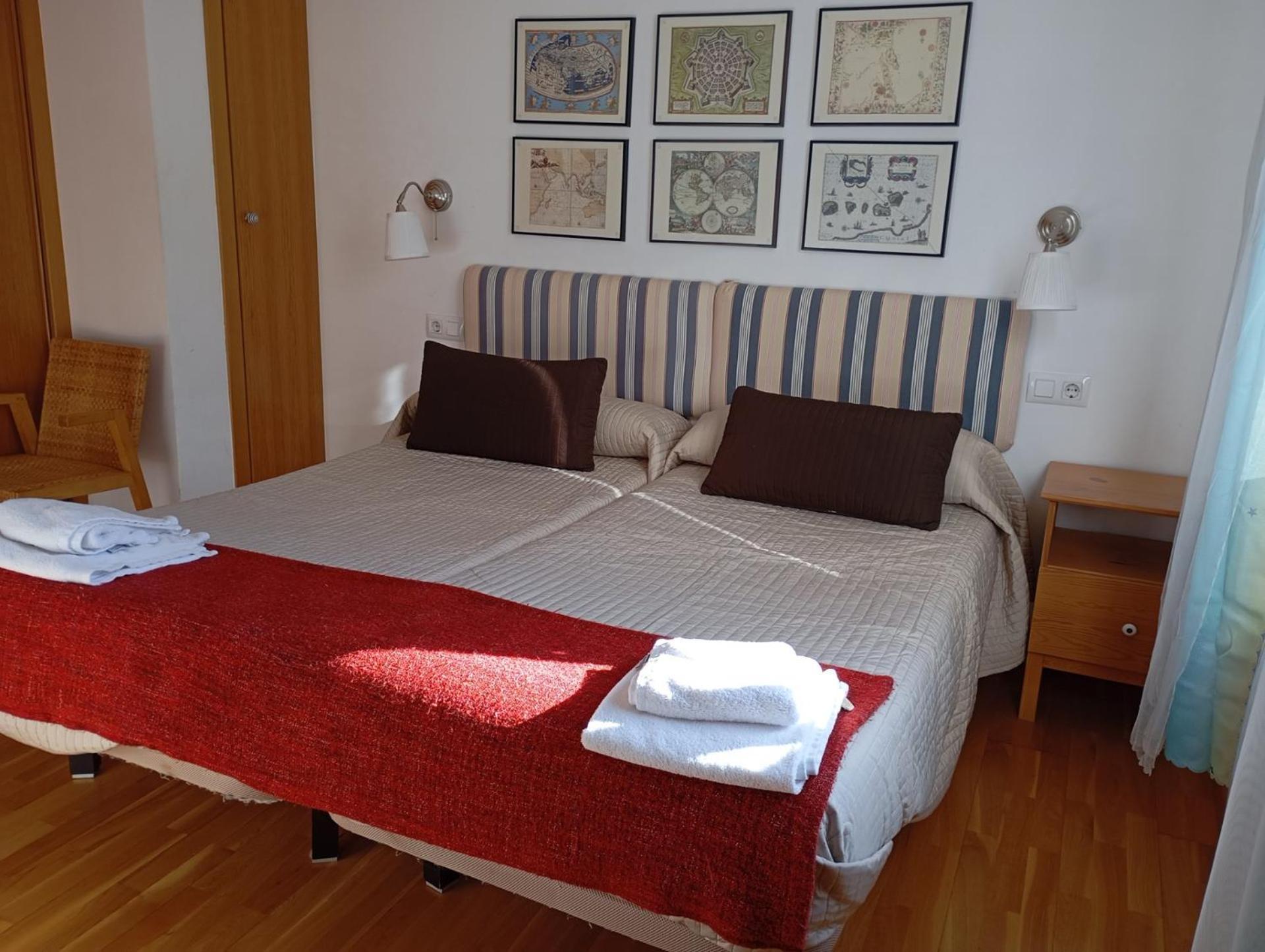 Apartamentos El Camino Вилафранка дел Биерсо Екстериор снимка