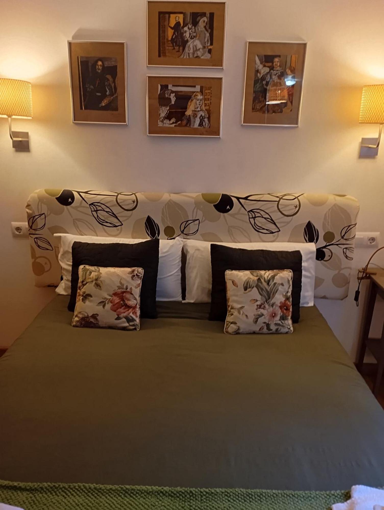 Apartamentos El Camino Вилафранка дел Биерсо Екстериор снимка